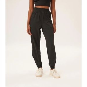 Summit Track Pant Size XS girlfriend collective